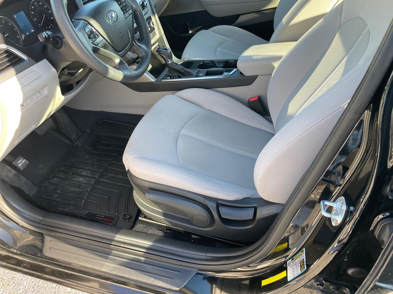 Hyundai Sonata SE 2.4L 2017