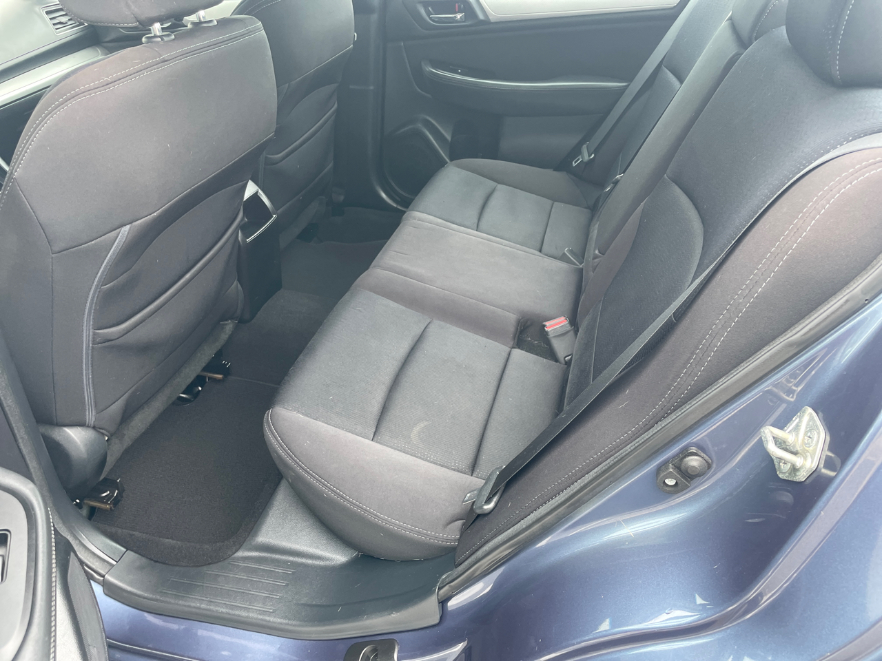 Subaru Legacy 4dr Sdn 2.5i Premium PZEV 2016