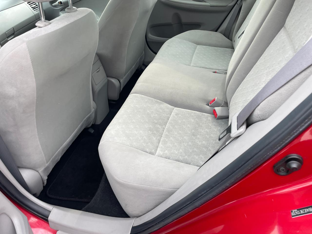 Toyota Corolla 4dr Sdn LE Auto 2009