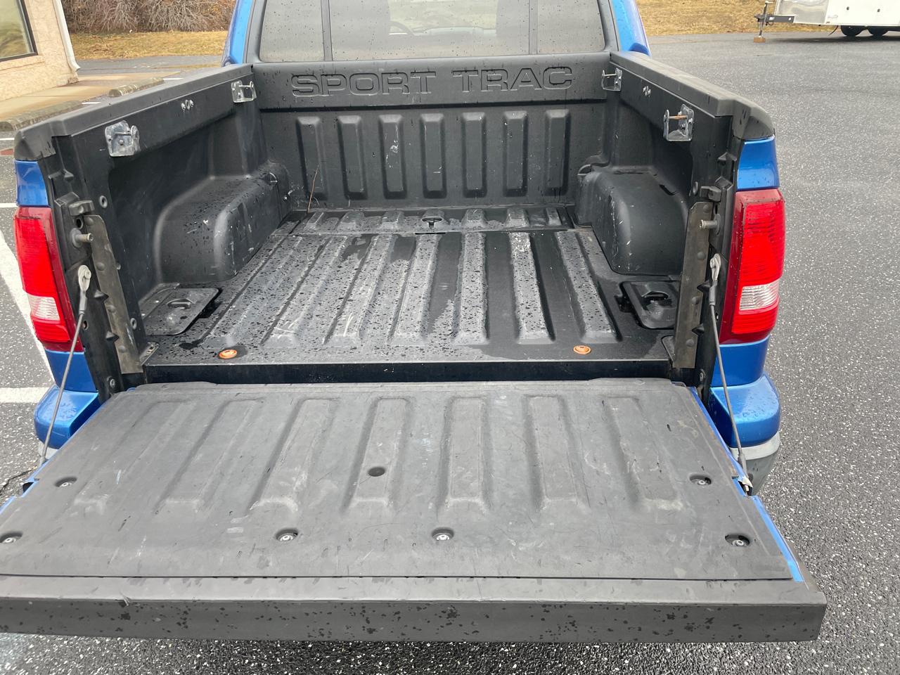 Ford Explorer Sport Trac 4WD 4dr XLT 2010