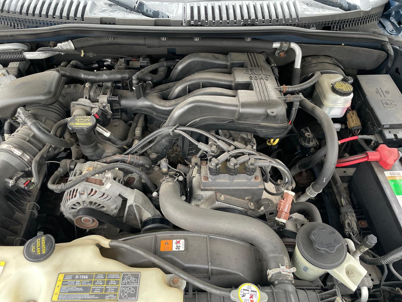 Ford Explorer Sport Trac 4WD 4dr XLT 2010