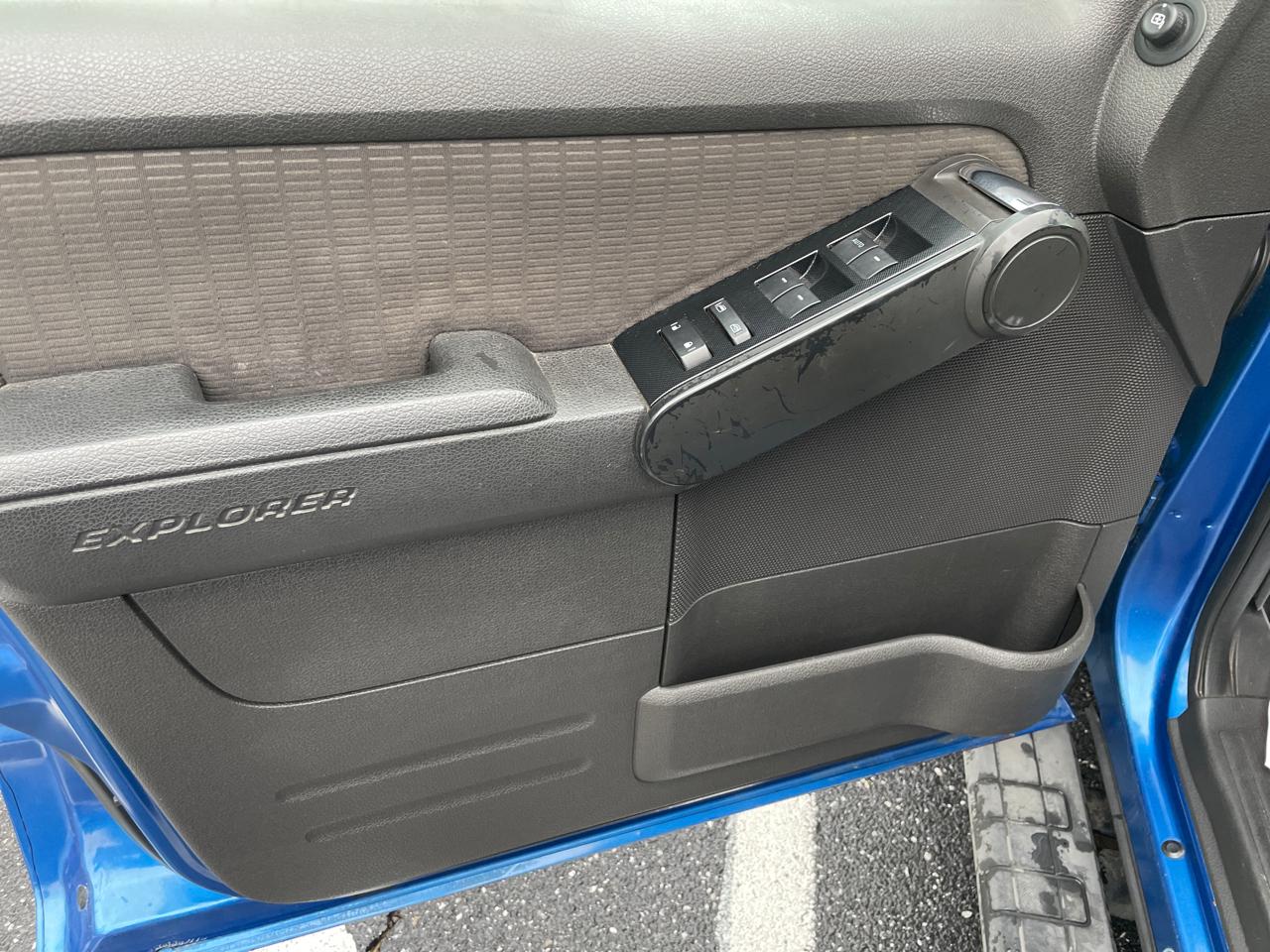 Ford Explorer Sport Trac 4WD 4dr XLT 2010