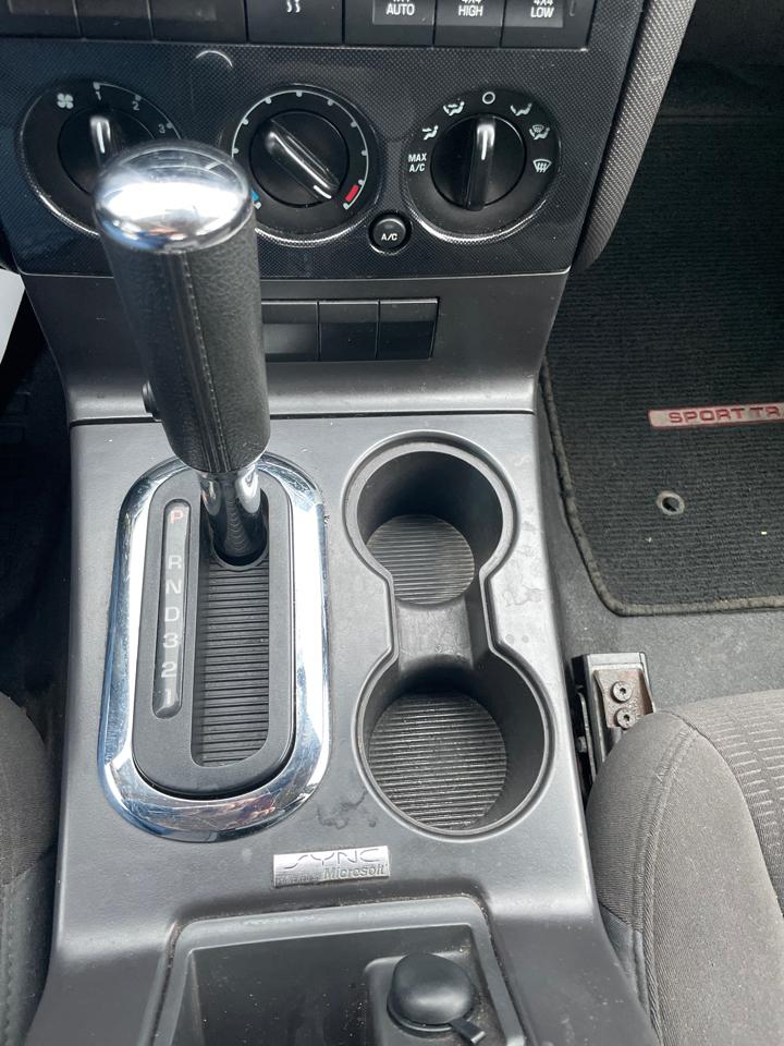 Ford Explorer Sport Trac 4WD 4dr XLT 2010