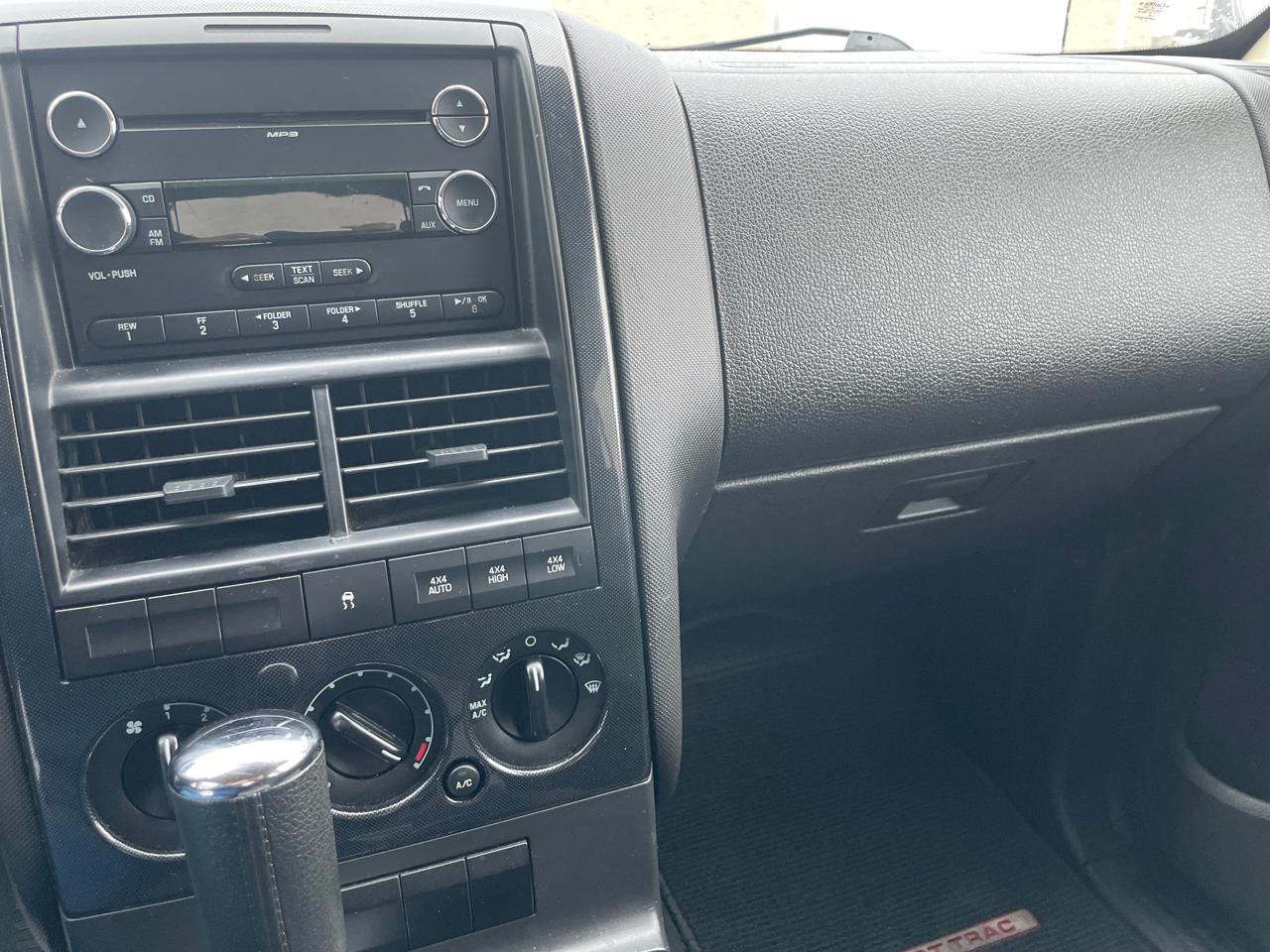 Ford Explorer Sport Trac 4WD 4dr XLT 2010