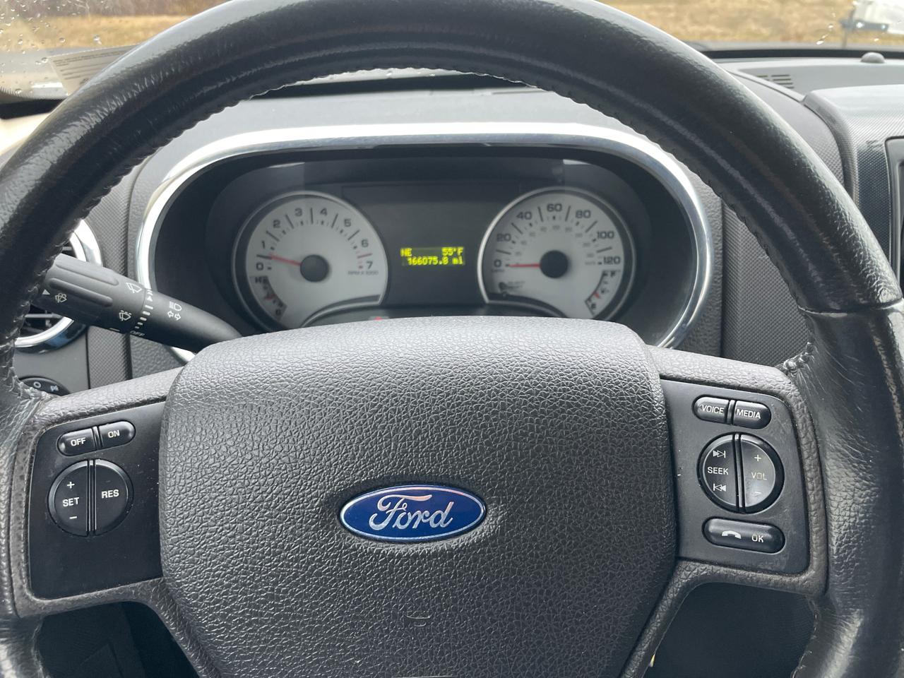 Ford Explorer Sport Trac 4WD 4dr XLT 2010