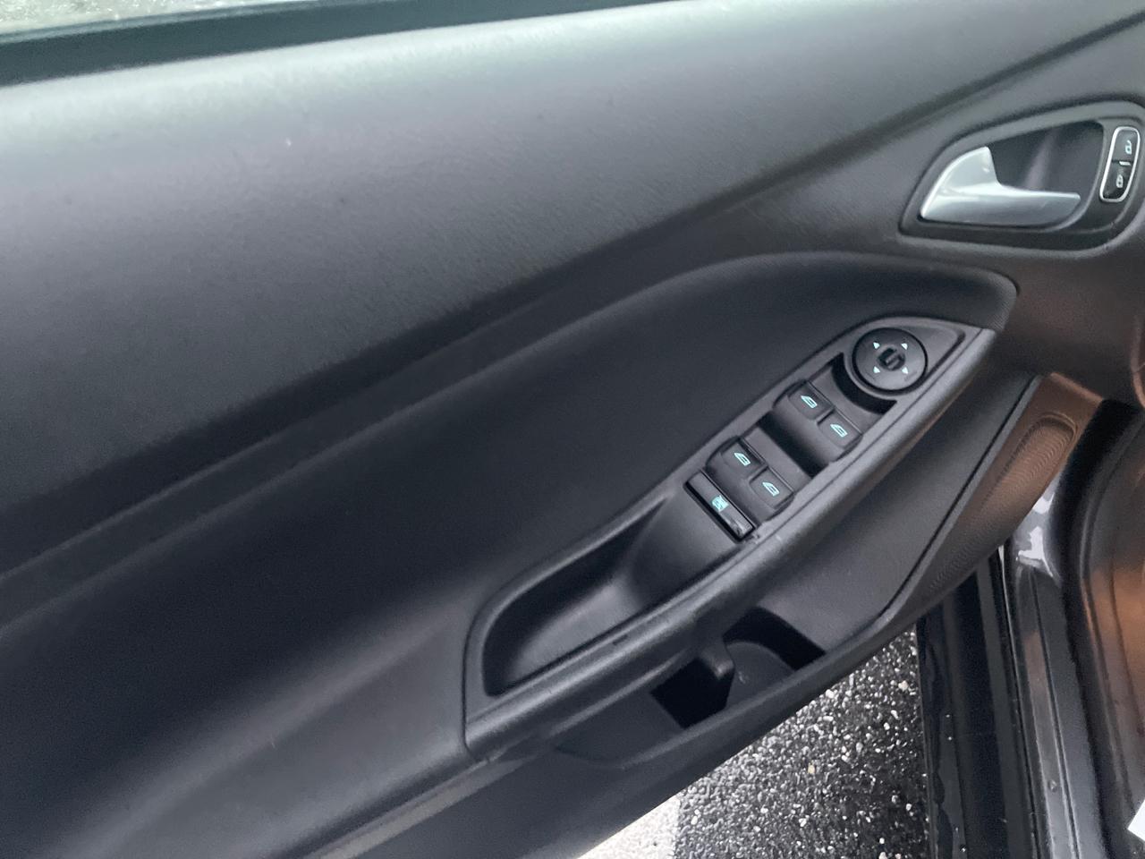 Ford Focus SE Sedan 2018