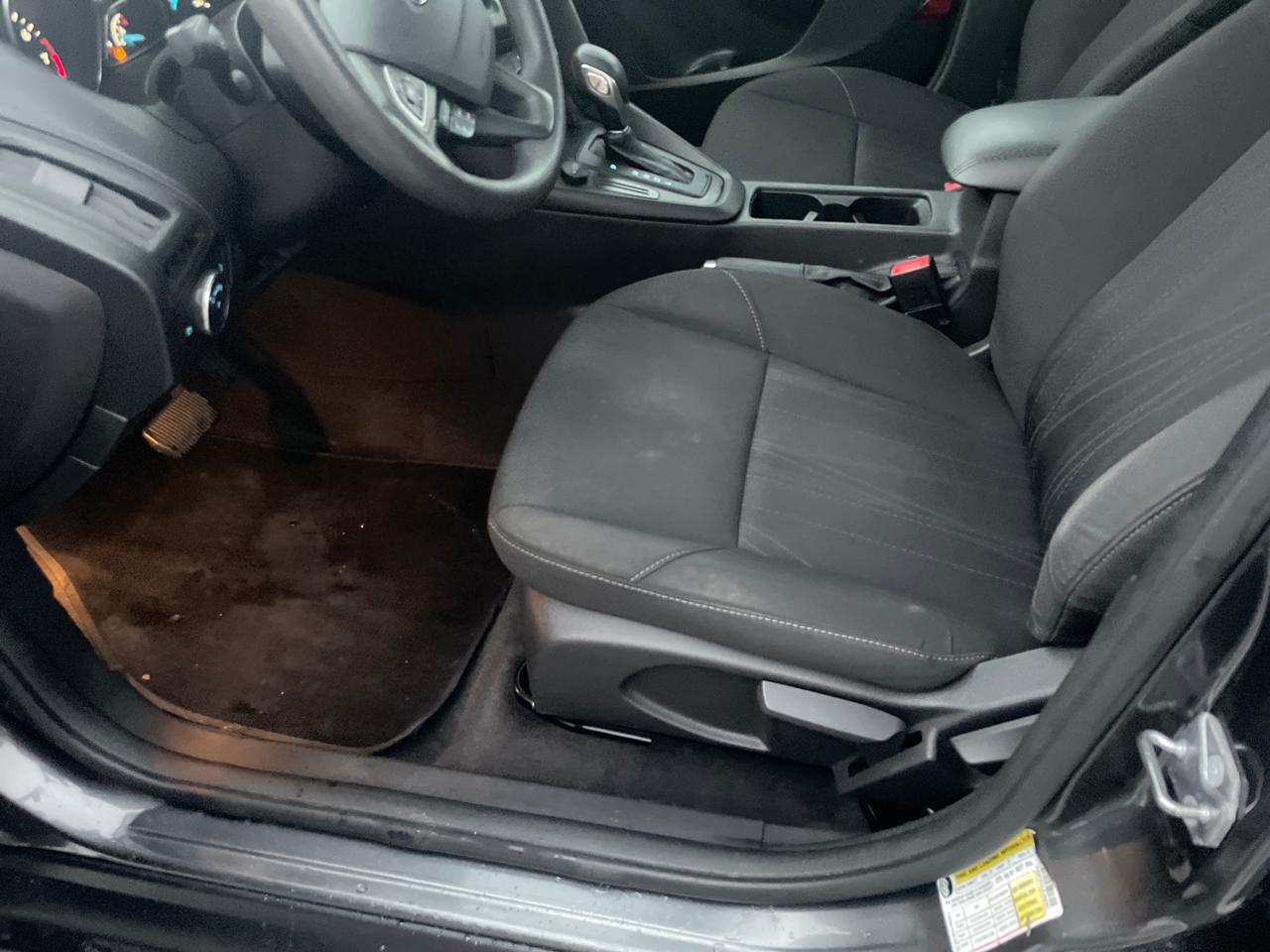 Ford Focus SE Sedan 2018