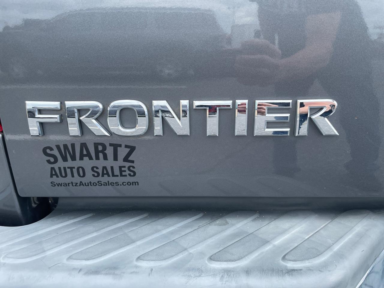 Nissan Frontier Crew Cab 4x4 SV V6 Auto 2018