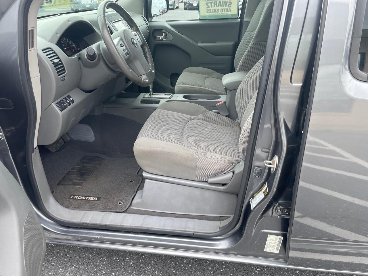 Nissan Frontier Crew Cab 4x4 SV V6 Auto 2018