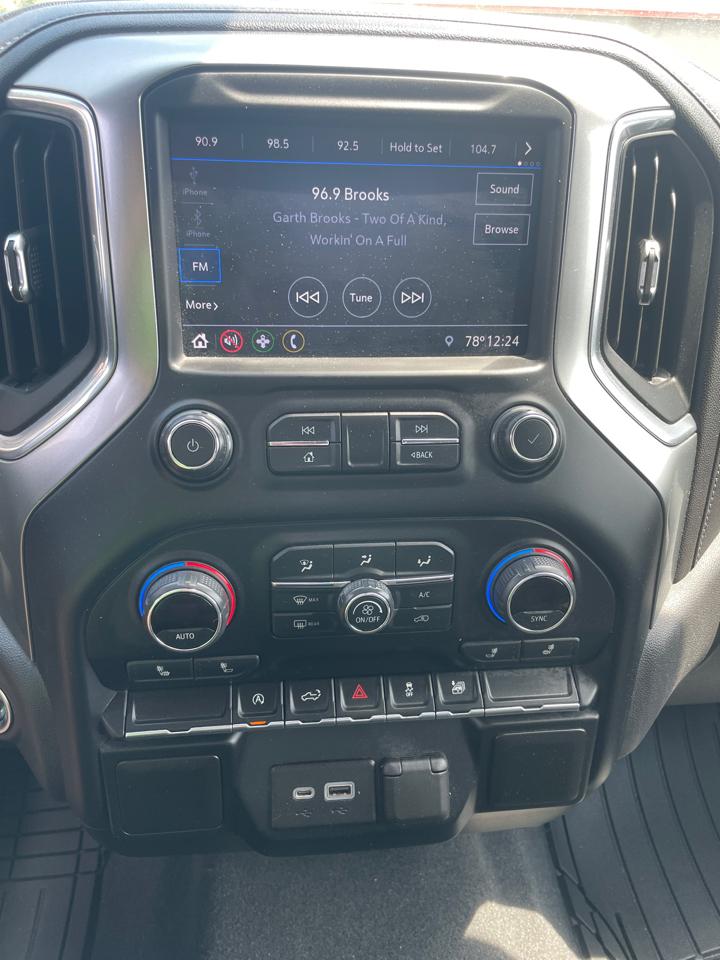 Chevrolet Silverado 1500 4WD Crew Cab 147" RST 2020