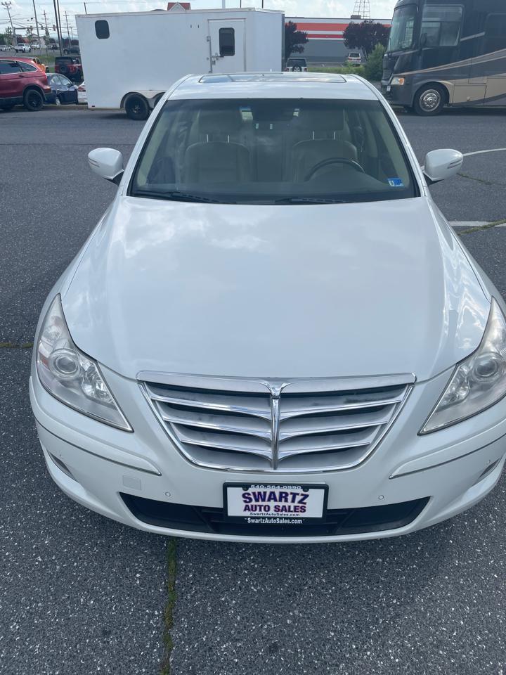 Hyundai Genesis 4dr Sdn V6 2011