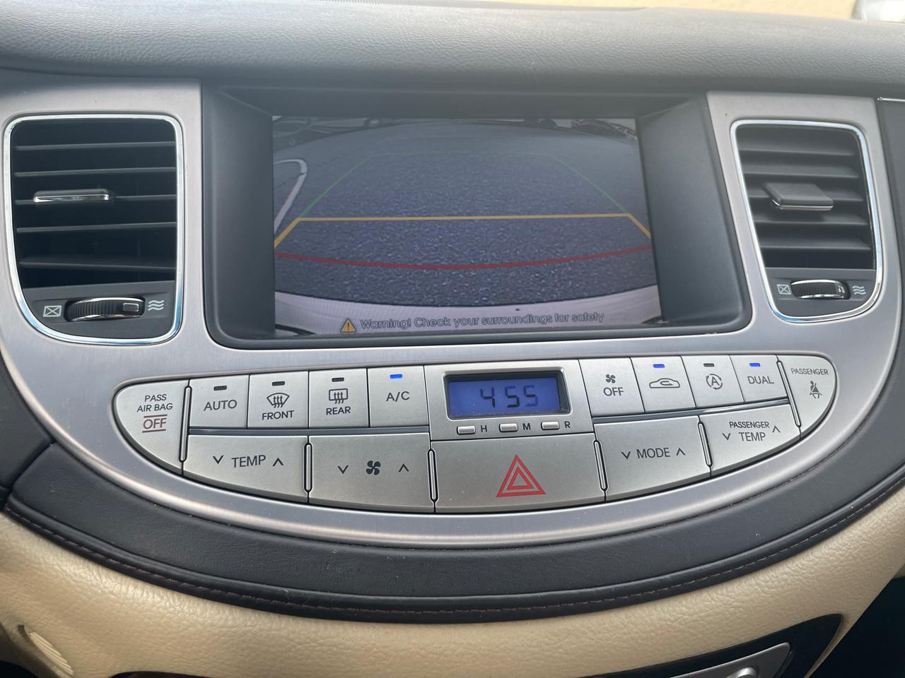 Hyundai Genesis 4dr Sdn V6 2011