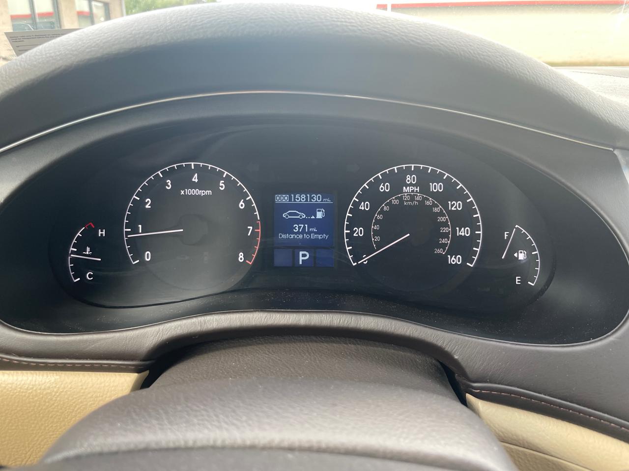 Hyundai Genesis 4dr Sdn V6 2011