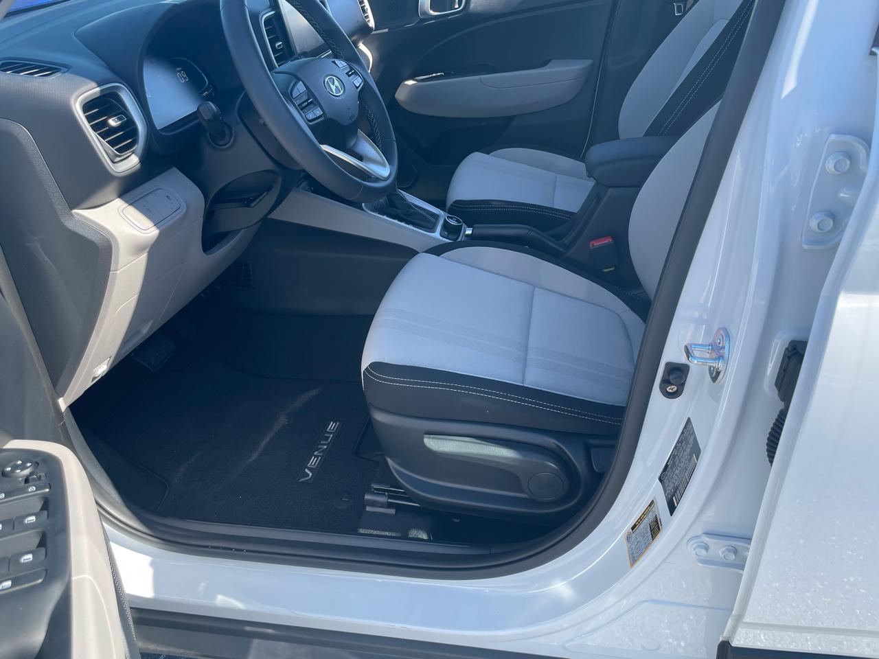 Hyundai Venue SEL FWD 2026