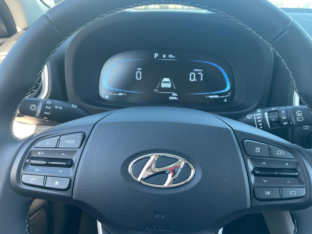 Hyundai Venue SEL FWD 2026