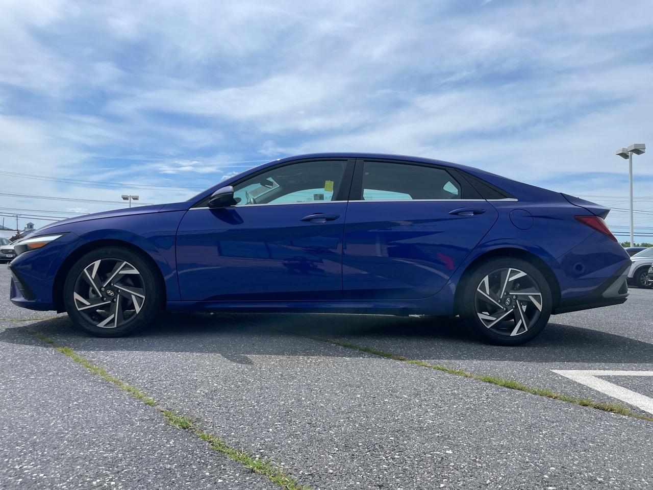 Hyundai Elantra Limited IVT 2024