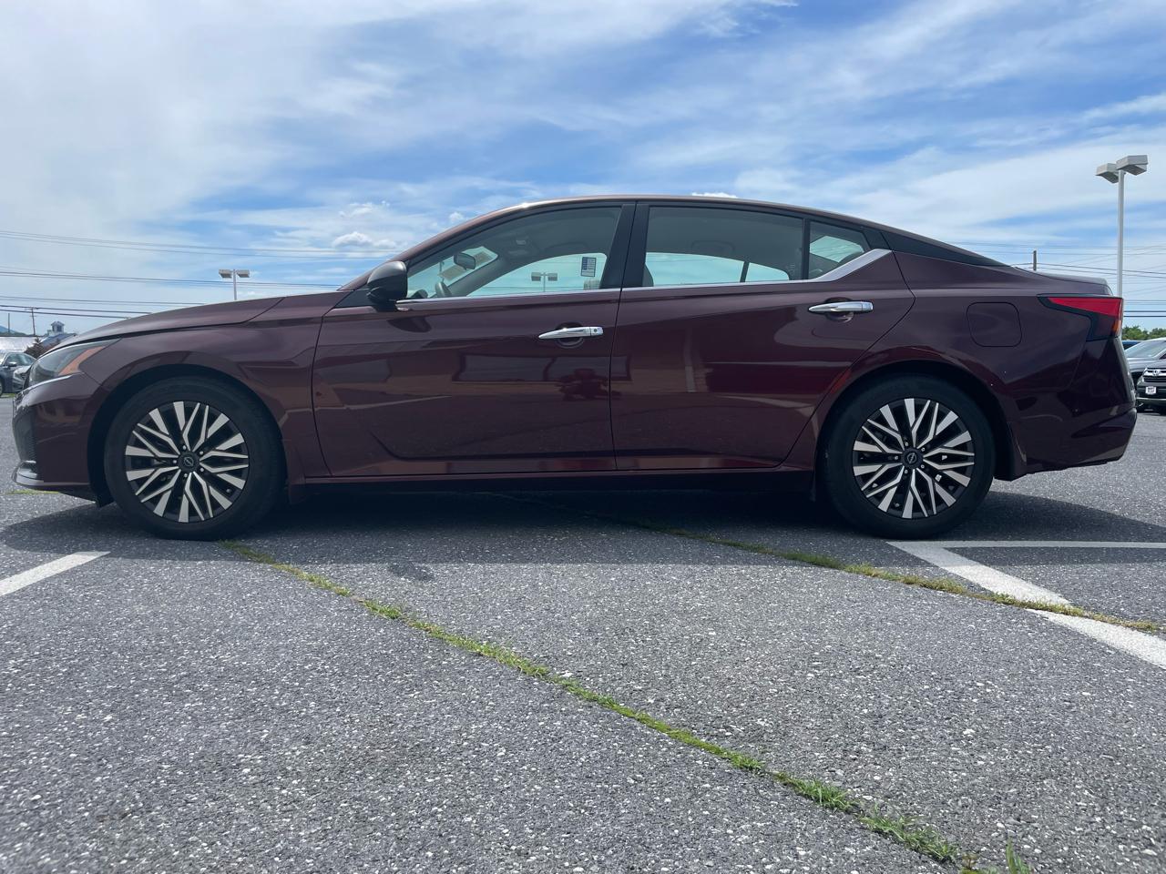 Nissan Altima 2.5 SV Sedan 2024