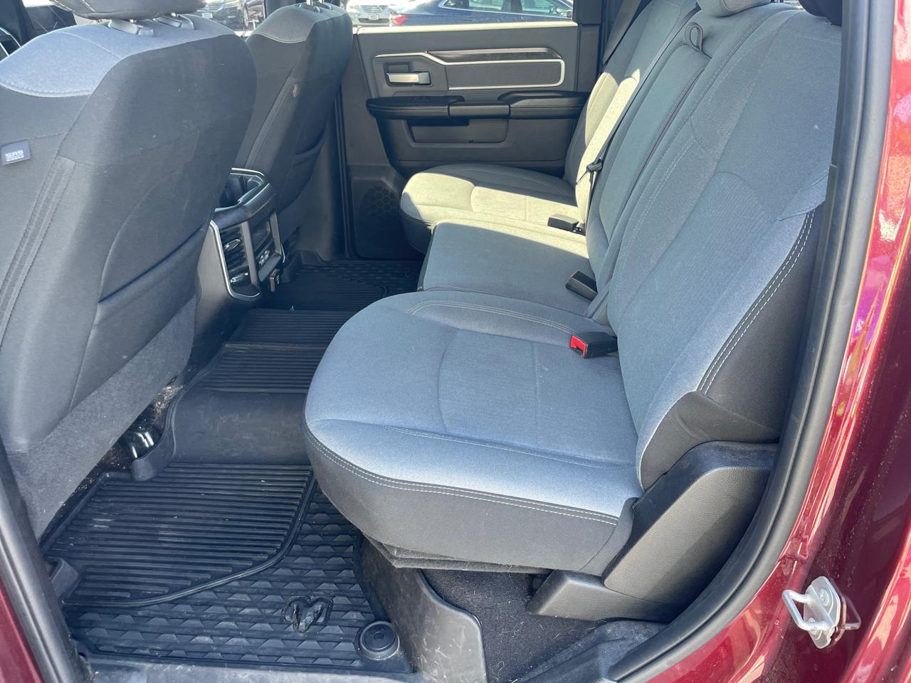 RAM 2500 Big Horn 4x4 Crew Cab 6'4" Box 2021
