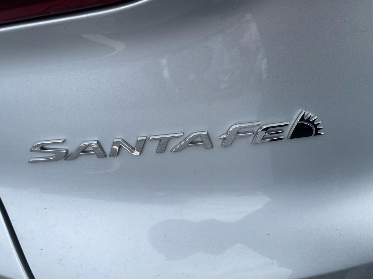 Hyundai Santa Fe SEL 2.4L Auto AWD 2019