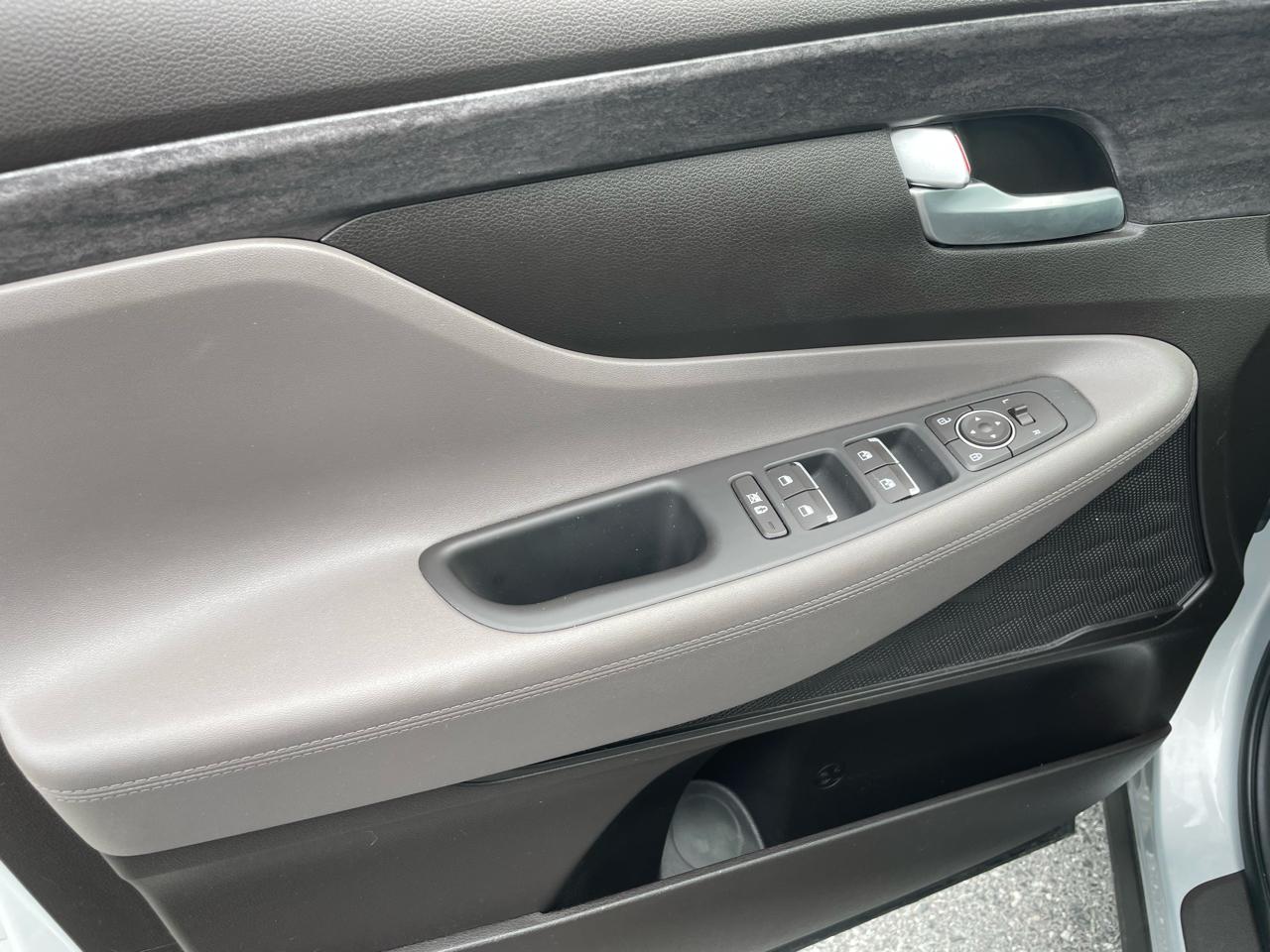 Hyundai Santa Fe SEL 2.4L Auto AWD 2019