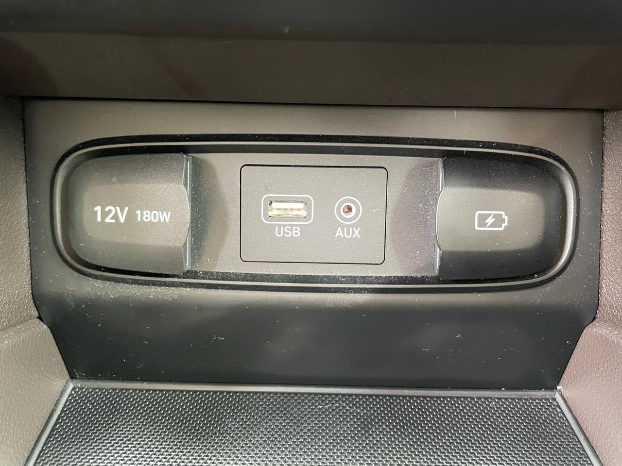 Hyundai Santa Fe SEL 2.4L Auto AWD 2019