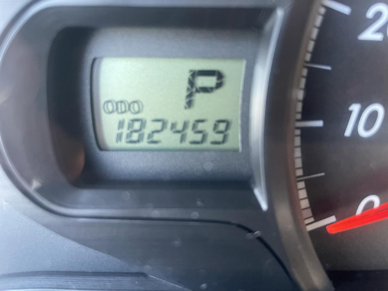 Toyota Sienna 5dr 7-Pass Van V6 LE FWD (Natl) 2012