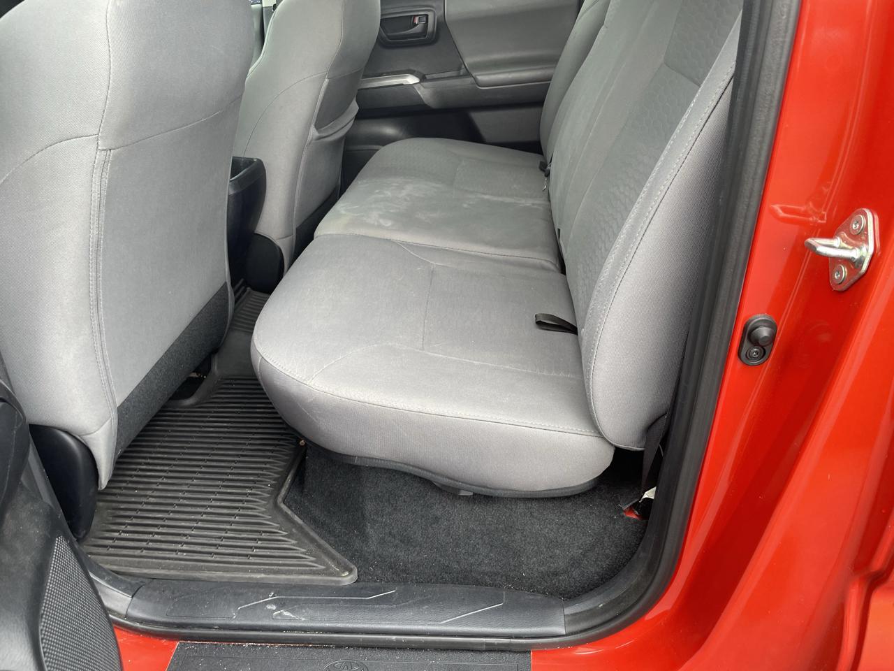 Toyota Tacoma SR5 Double Cab 5' Bed V6 4x4 AT (Natl) 2017