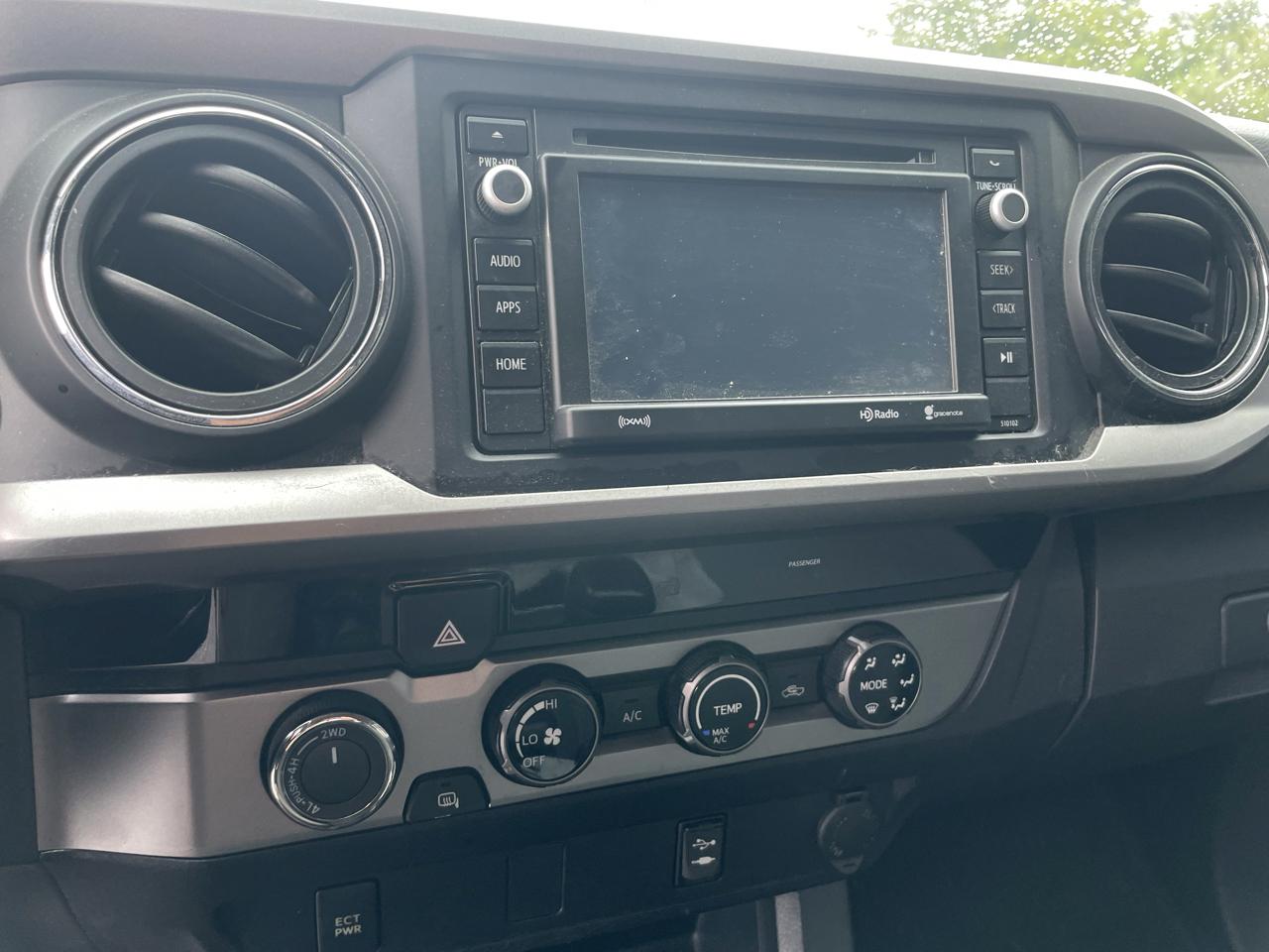 Toyota Tacoma SR5 Double Cab 5' Bed V6 4x4 AT (Natl) 2017