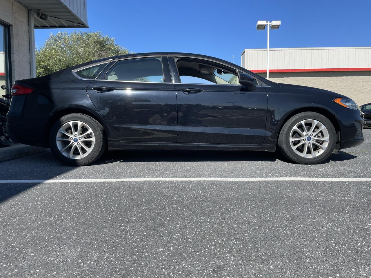Ford Fusion SE FWD 2020