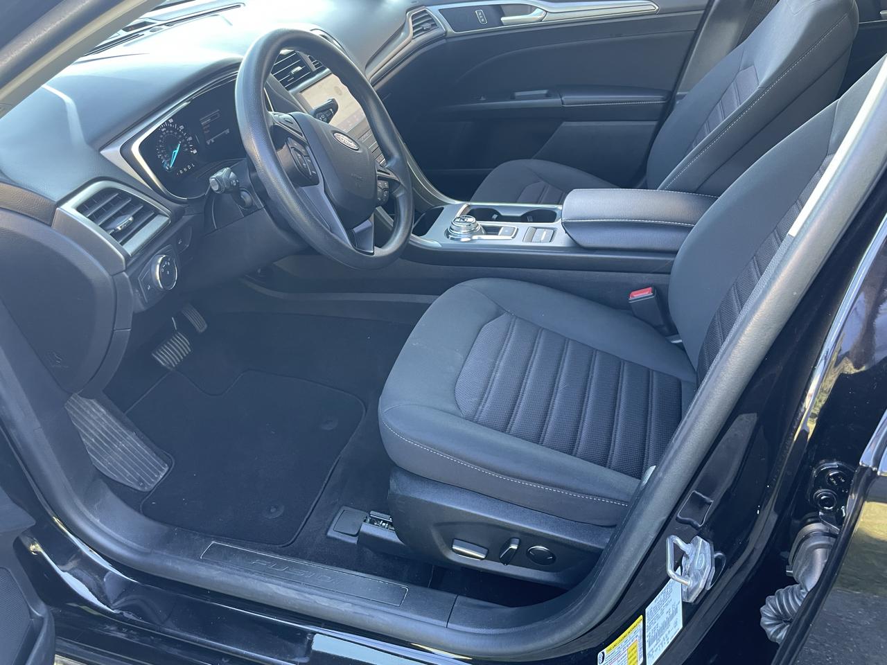 Ford Fusion SE FWD 2020