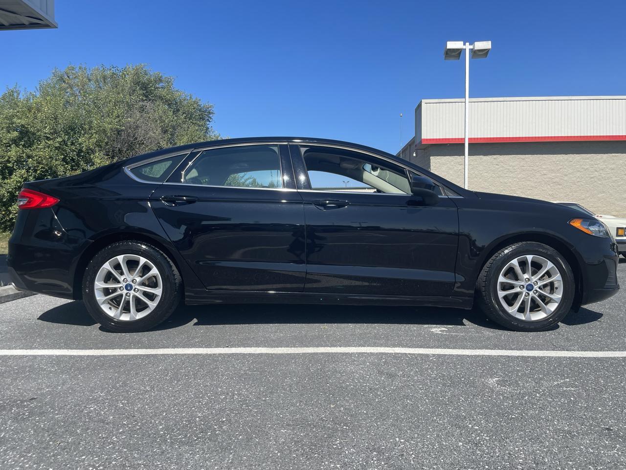 Ford Fusion SE FWD 2020