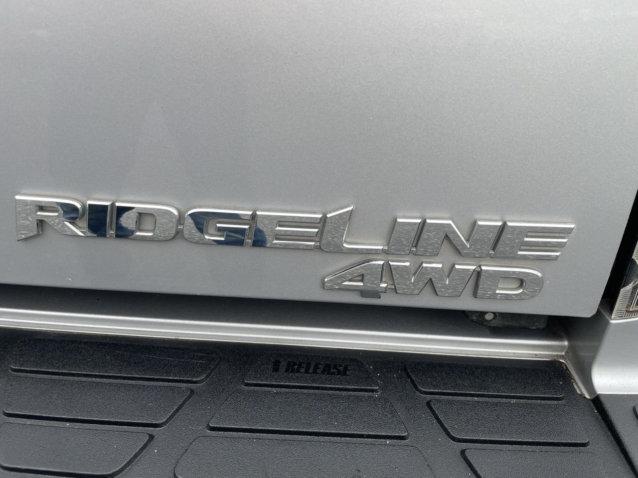 Honda Ridgeline 4WD Crew Cab Sport 2013