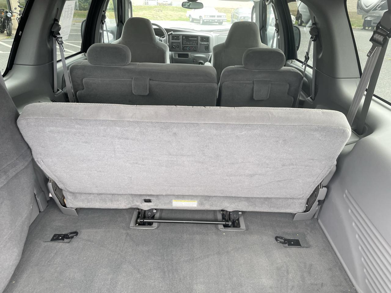 Ford Excursion 137" WB 5.4L XLT Premium 4WD 2003