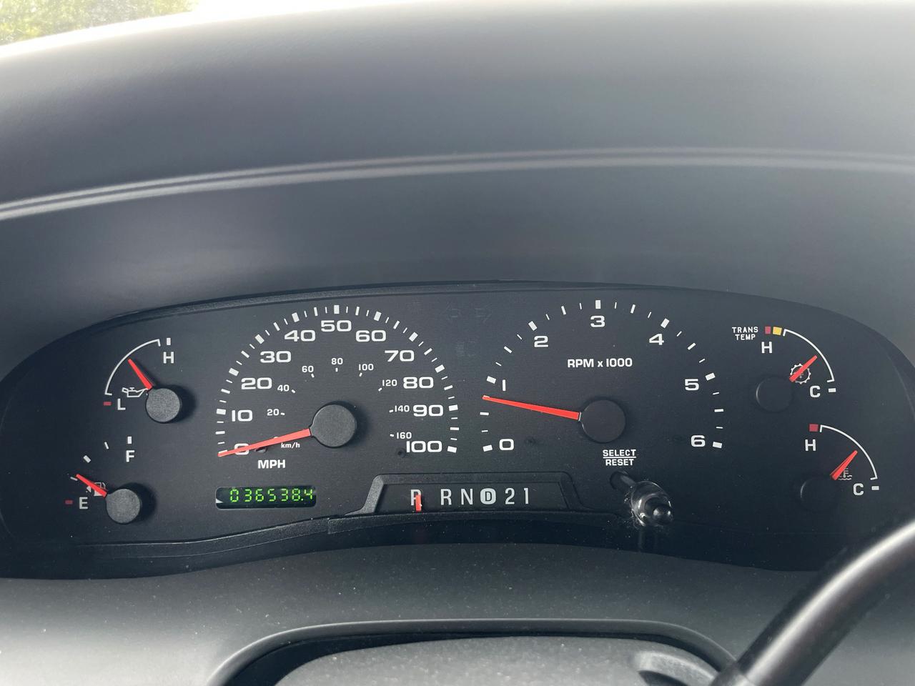 Ford Excursion 137" WB 5.4L XLT Premium 4WD 2003