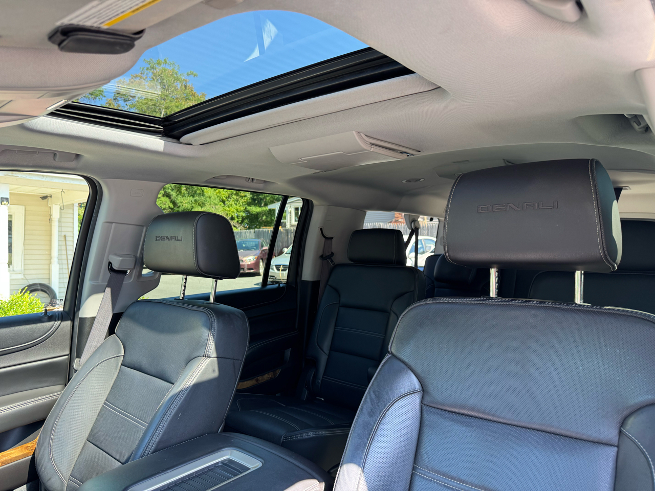GMC Yukon XL 4WD 4dr Denali 2015 GMC Yukon XL 4WD 4dr Denali 2015