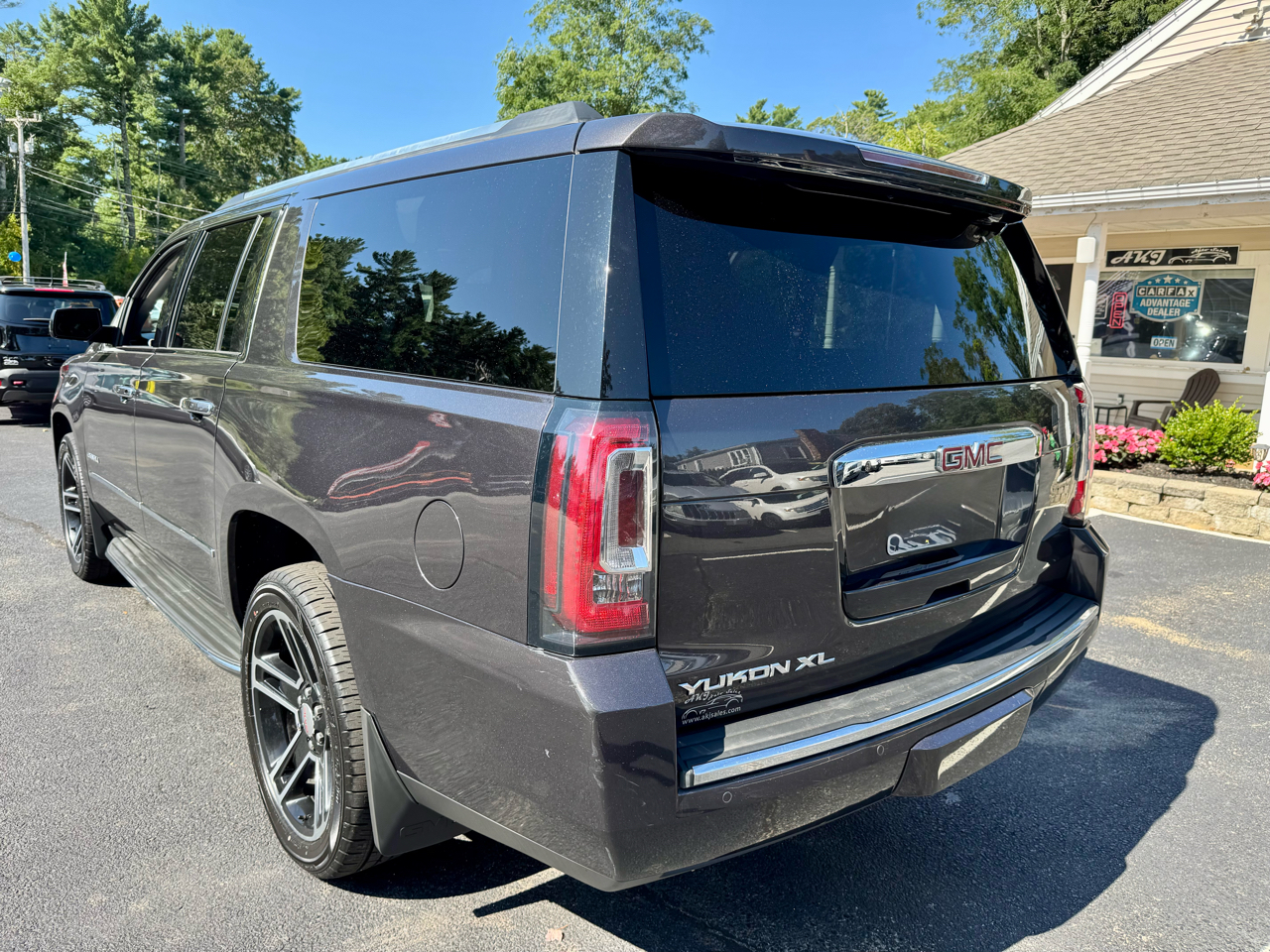 GMC Yukon XL 4WD 4dr Denali 2015 GMC Yukon XL 4WD 4dr Denali 2015