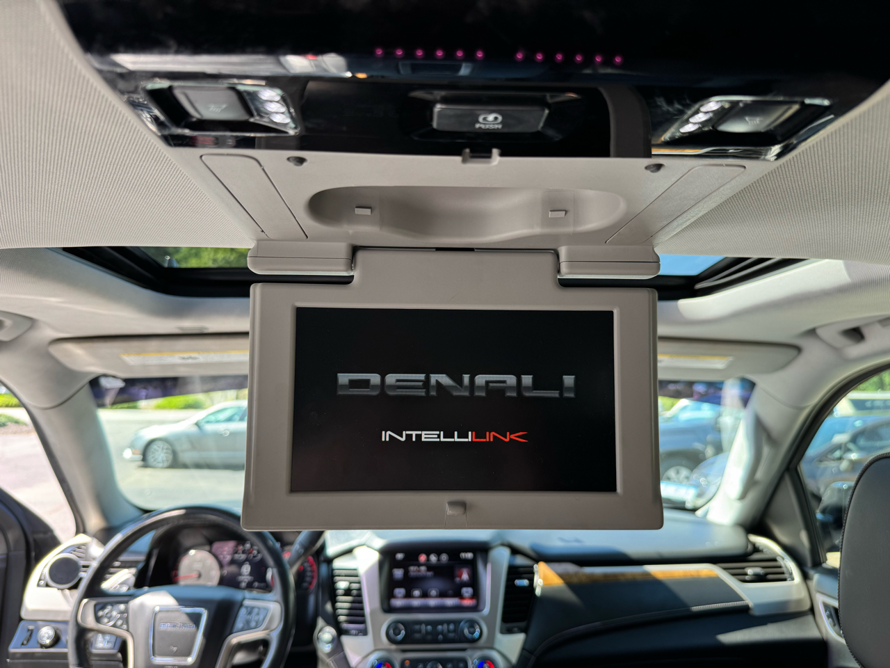 GMC Yukon XL 4WD 4dr Denali 2015 GMC Yukon XL 4WD 4dr Denali 2015
