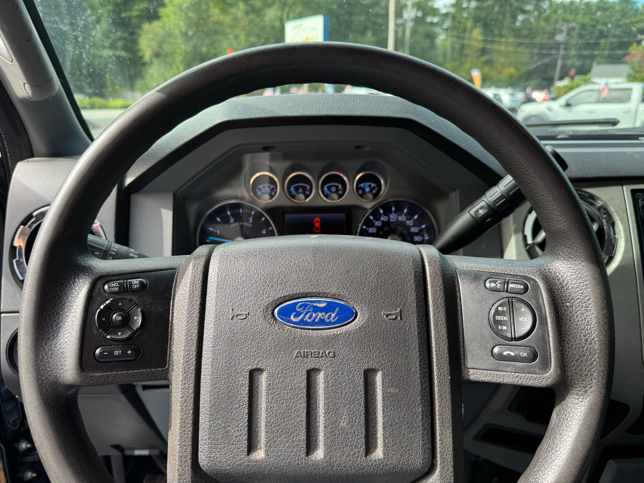 Ford Super Duty F-350 SRW 4WD Crew Cab 156" XLT 2013 Ford Super Duty F-350 SRW 4WD Crew Cab 156" XLT 2013