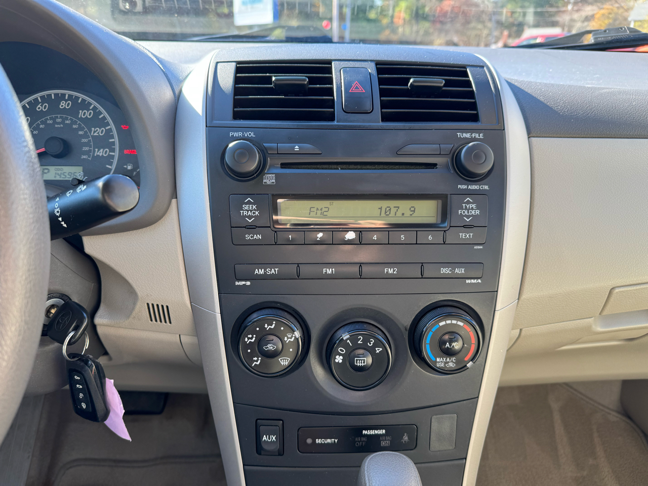 Toyota Corolla 4dr Sdn Man (Natl) 2009