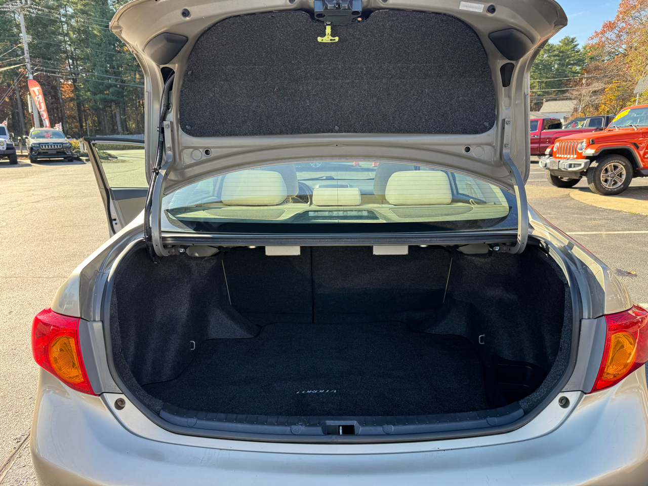 Toyota Corolla 4dr Sdn Man (Natl) 2009