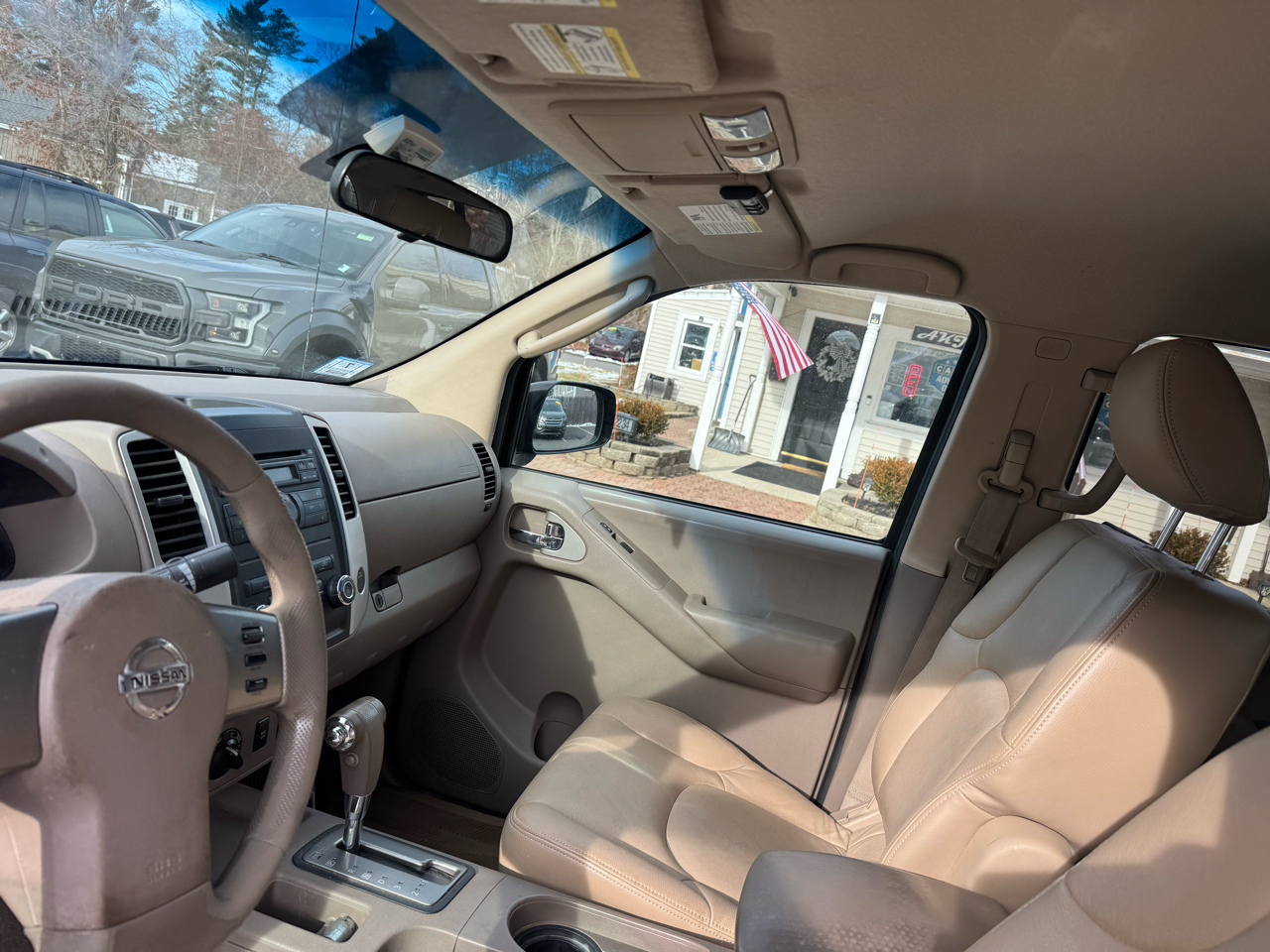 Nissan Frontier 4WD Crew Cab SWB Auto SE 2010