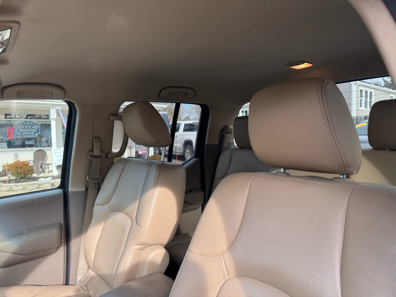 Nissan Frontier 4WD Crew Cab SWB Auto SE 2010