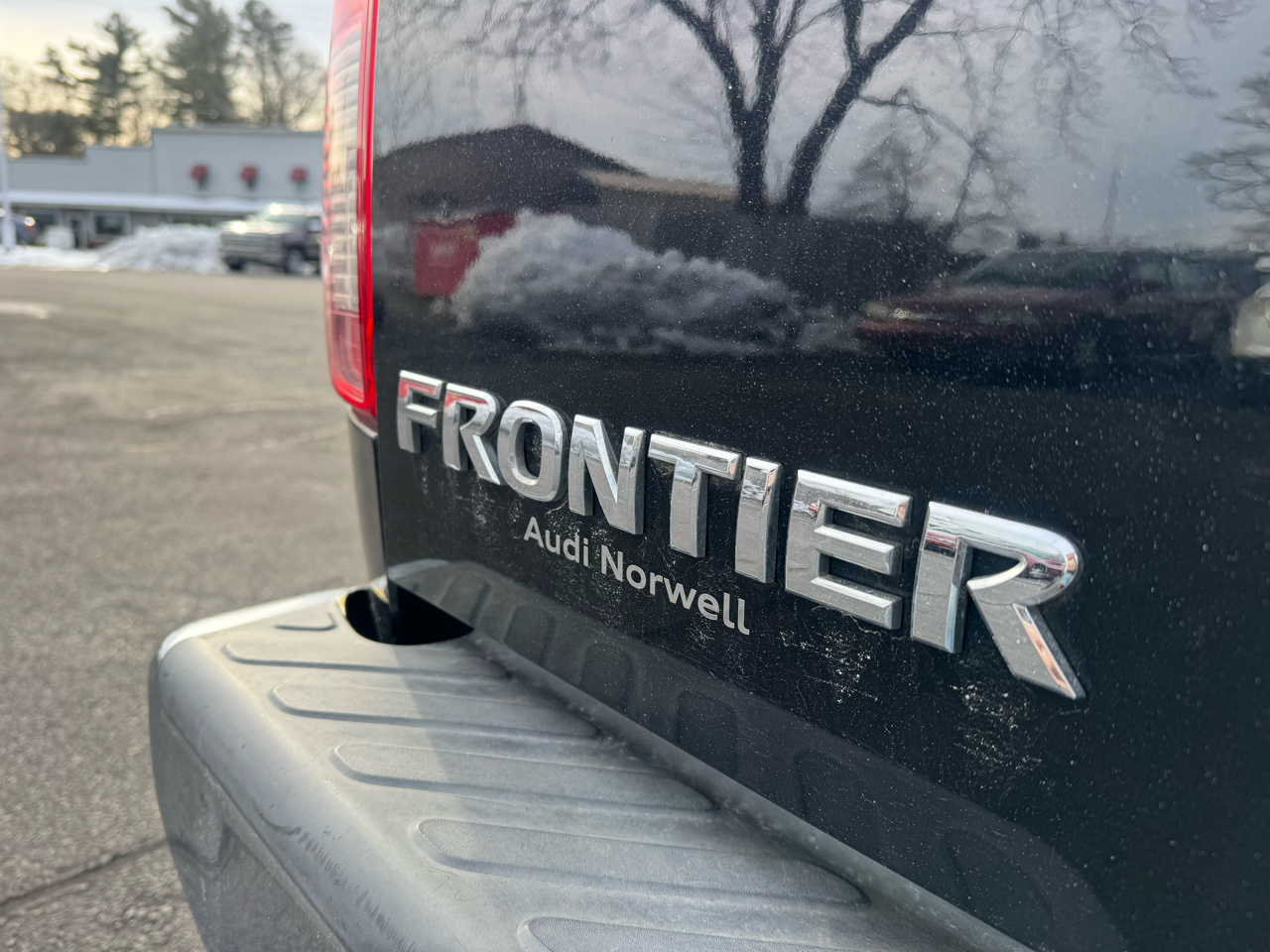 Nissan Frontier 4WD Crew Cab SWB Auto SE 2010