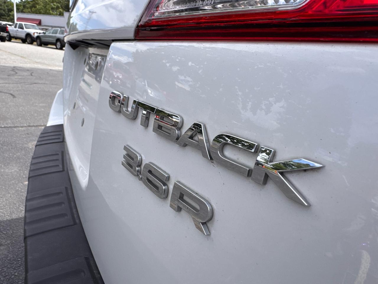 Subaru Outback 4dr Wgn H6 Auto 3.6R Limited 2014