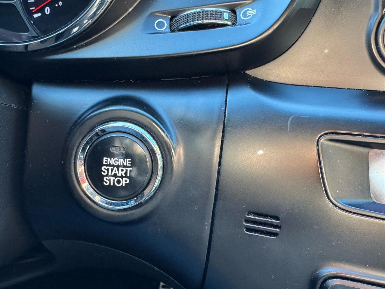 Kia Optima 4dr Sdn 2.0T Auto SX 2011