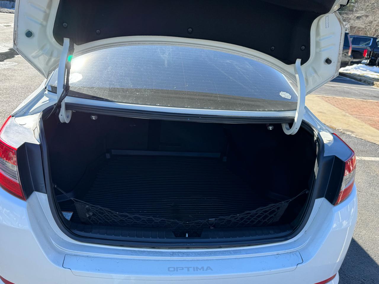 Kia Optima 4dr Sdn 2.0T Auto SX 2011