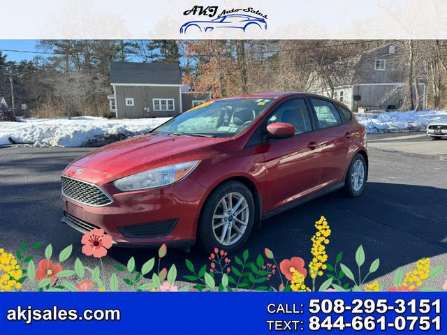 Red 2018 Ford Focus SE Hatchback Hatchback Front-Wheel Drive Automatic