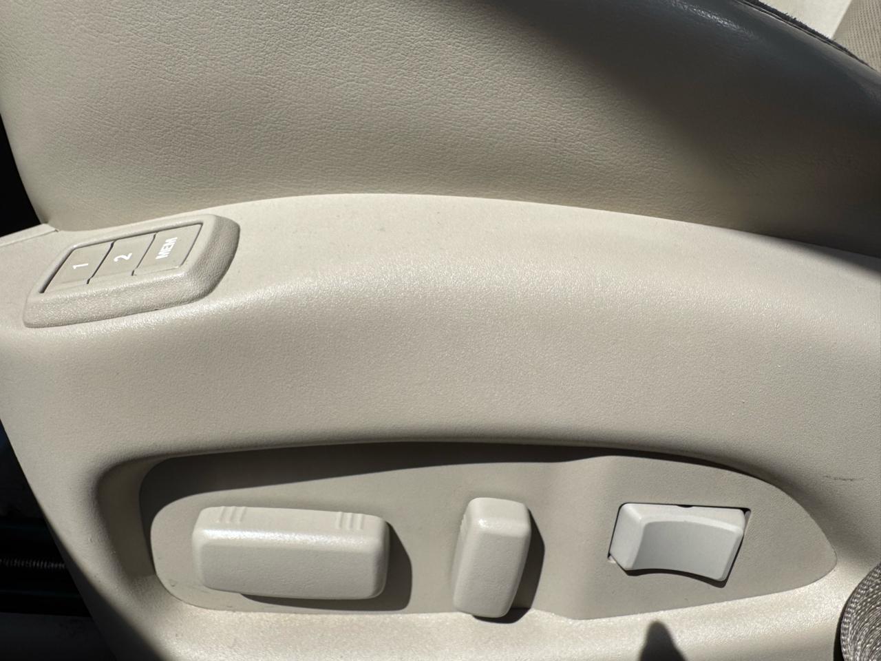 Cadillac SRX AWD 4dr Luxury Collection 2012