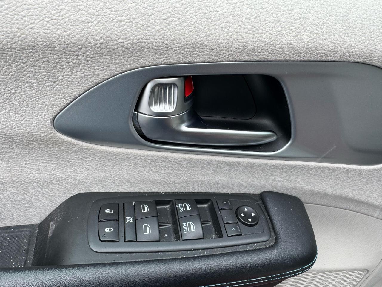 Chrysler Pacifica Hybrid Touring L FWD 2020