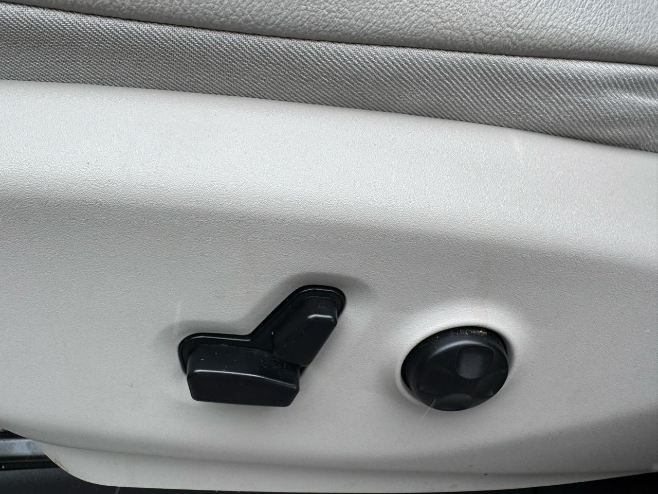 Chrysler Pacifica Hybrid Touring L FWD 2020